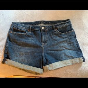Lucky Brand rolled cuff jean shorts size 14